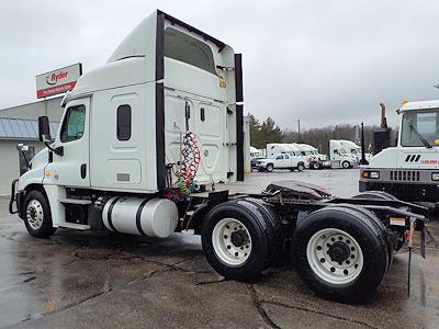 Used 2017 Freightliner Cascadia Sleeper Cab 6x4, Semi Truck for sale #675659 - photo 2