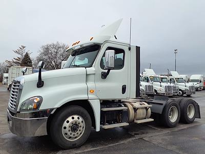 Used 2017 Freightliner Cascadia Day Cab 6x4, Semi Truck for sale #676525 - photo 1