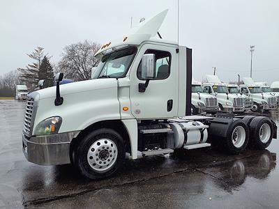 Used 2017 Freightliner Cascadia Day Cab 6x4, Semi Truck for sale #676528 - photo 1