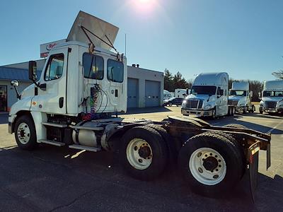 Used 2017 Freightliner Cascadia Day Cab 6x4, Semi Truck for sale #678762 - photo 2