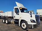 Used 2017 Freightliner Cascadia Day Cab 6x4, Semi Truck for sale #678762 - photo 4