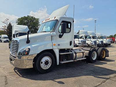 Used 2018 Freightliner Cascadia Day Cab 6x4, Semi Truck for sale #767241 - photo 1