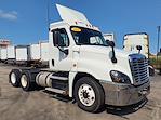 Used 2018 Freightliner Cascadia Day Cab 6x4, Semi Truck for sale #767241 - photo 4