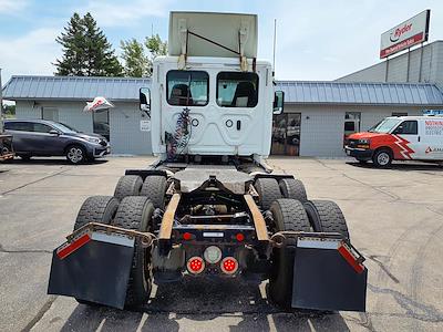 Used 2018 Freightliner Cascadia Day Cab 6x4, Semi Truck for sale #767243 - photo 2