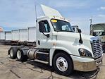 Used 2018 Freightliner Cascadia Day Cab 6x4, Semi Truck for sale #767243 - photo 5