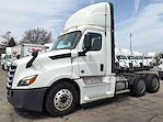 Used 2019 Freightliner Cascadia Day Cab 6x4, Semi Truck for sale #843931 - photo 1