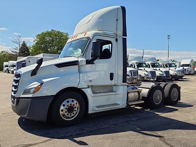 Used 2019 Freightliner Cascadia Day Cab 6x4, Semi Truck for sale #843938 - photo 1