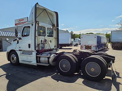 Used 2019 Freightliner Cascadia Day Cab 6x4, Semi Truck for sale #843938 - photo 2