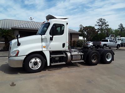 Used 2015 Freightliner Cascadia Day Cab 6x4, Semi Truck for sale #325719 - photo 1