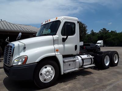 Used 2014 Freightliner Cascadia 6x4, Semi Truck for sale #520629 - photo 1