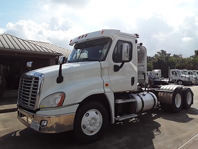 Used 2014 Freightliner Cascadia 6x4, Semi Truck for sale #542071 - photo 1