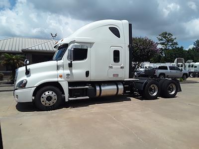 Used 2018 Freightliner Cascadia Sleeper Cab 6x4, Semi Truck for sale #685010 - photo 1