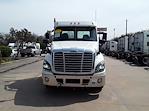 Used 2018 Freightliner Cascadia Day Cab 6x4, Semi Truck for sale #772366 - photo 3
