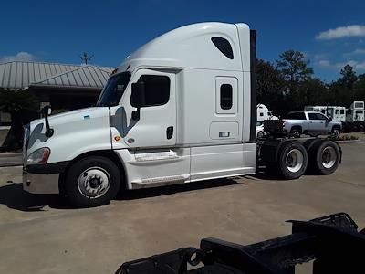 Used 2018 Freightliner Cascadia Sleeper Cab 6x4, Semi Truck for sale #777509 - photo 1