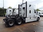 Used 2018 Freightliner Cascadia Sleeper Cab 6x4, Semi Truck for sale #782098 - photo 5