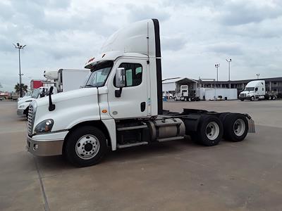 Used 2018 Freightliner Cascadia Day Cab 6x4, Semi Truck for sale #782698 - photo 1