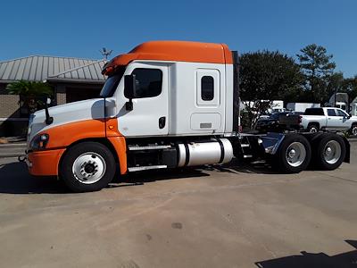 Used 2019 Freightliner Cascadia Sleeper Cab 6x4, Semi Truck for sale #784505 - photo 1