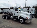 Used 2018 Freightliner Cascadia Day Cab 6x4, Semi Truck for sale #785156 - photo 4