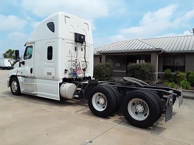 Used 2018 Freightliner Cascadia Sleeper Cab 6x4, Semi Truck for sale #785342 - photo 2