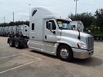 Used 2018 Freightliner Cascadia Sleeper Cab 6x4, Semi Truck for sale #785342 - photo 4