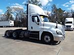 Used 2018 Freightliner Cascadia Day Cab 6x4, Semi Truck for sale #785857 - photo 4