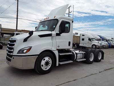Used 2020 Freightliner Cascadia Day Cab 6x4, Semi Truck for sale #243292 - photo 1