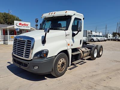 Used 2017 Freightliner Cascadia Day Cab 6x4, Semi Truck for sale #671428 - photo 1