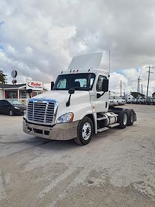 2018 Freightliner Cascadia Day Cab 6x4, Semi Truck for sale #779745 - photo 1