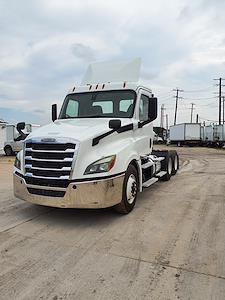 Used 2019 Freightliner Cascadia Day Cab 6x4, Semi Truck for sale #810076 - photo 1