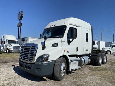Used 2019 Freightliner Cascadia Sleeper Cab 6x4, Semi Truck for sale #866521 - photo 1