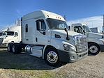 Used 2019 Freightliner Cascadia Sleeper Cab 6x4, Semi Truck for sale #866528 - photo 4