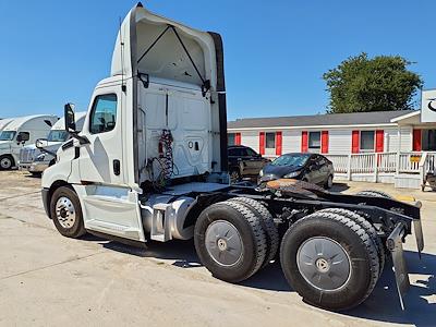 Used 2019 Freightliner Cascadia Day Cab 6x4, Semi Truck for sale #870534 - photo 2