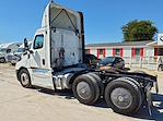 Used 2019 Freightliner Cascadia Day Cab 6x4, Semi Truck for sale #870534 - photo 2