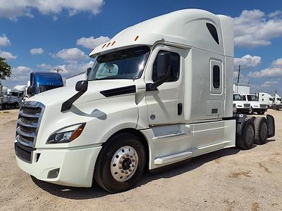 Used 2019 Freightliner Cascadia Sleeper Cab 6x4, Semi Truck for sale #874754 - photo 1