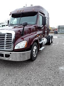 Used 2015 Freightliner Cascadia Sleeper Cab 6x4, Semi Truck for sale #325189 - photo 1