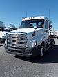 Used 2016 Freightliner Cascadia 4x2, Semi Truck for sale #354500 - photo 1
