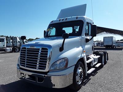 Used 2015 Freightliner Cascadia Day Cab 6x4, Semi Truck for sale #375219 - photo 1