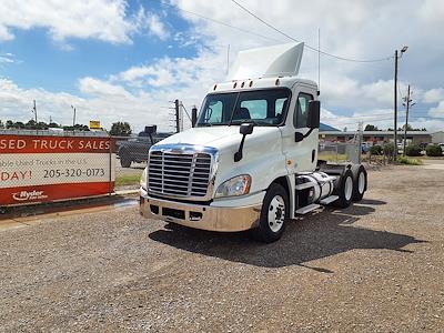 Used 2016 Freightliner Cascadia Day Cab 6x4, Semi Truck for sale #655250 - photo 1