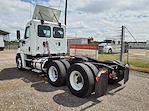 Used 2016 Freightliner Cascadia Day Cab 6x4, Semi Truck for sale #655250 - photo 2