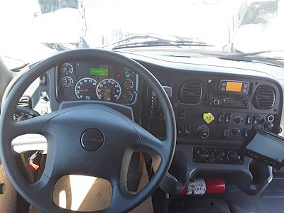 Used 2016 Freightliner M2 106 4x2, Box Truck for sale #657286 - photo 1