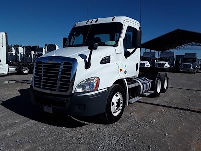 Used 2017 Freightliner Cascadia Day Cab 6x4, Semi Truck for sale #671327 - photo 1