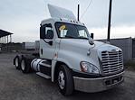 Used 2017 Freightliner Cascadia Day Cab 6x4, Semi Truck for sale #673307 - photo 4
