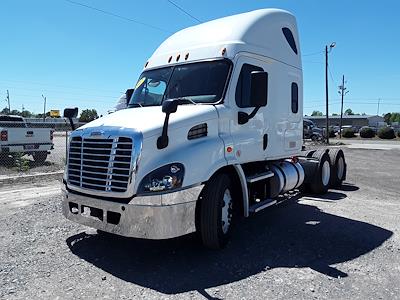 Used 2017 Freightliner Cascadia Sleeper Cab 6x4, Semi Truck for sale #676105 - photo 1