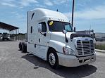 Used 2018 Freightliner Cascadia Sleeper Cab 6x4, Semi Truck for sale #682066 - photo 4