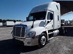 Used 2018 Freightliner Cascadia Sleeper Cab 6x4, Semi Truck for sale #750021 - photo 1