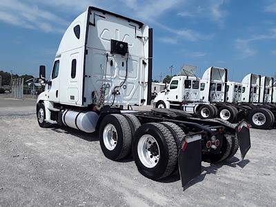 Used 2018 Freightliner Cascadia Sleeper Cab 6x4, Semi Truck for sale #750022 - photo 2