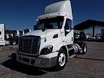 Used 2018 Freightliner Cascadia Day Cab 4x2, Semi Truck for sale #750313 - photo 1