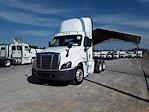 Used 2018 Freightliner Cascadia Day Cab 6x2, Semi Truck for sale #755311 - photo 1
