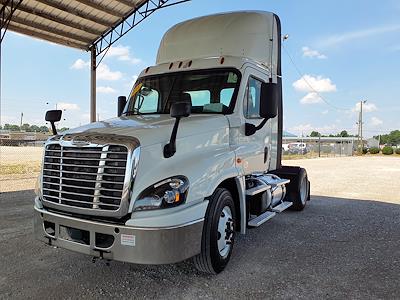 Used 2018 Freightliner Cascadia Day Cab 4x2, Semi Truck for sale #761841 - photo 1