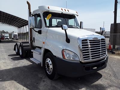 Used 2018 Freightliner Cascadia Day Cab 6x4, Semi Truck for sale #777227 - photo 1